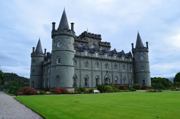 Tour code I083: Edinburg Magical tour